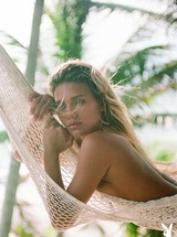 Tara Lynn In Caribbean Sands