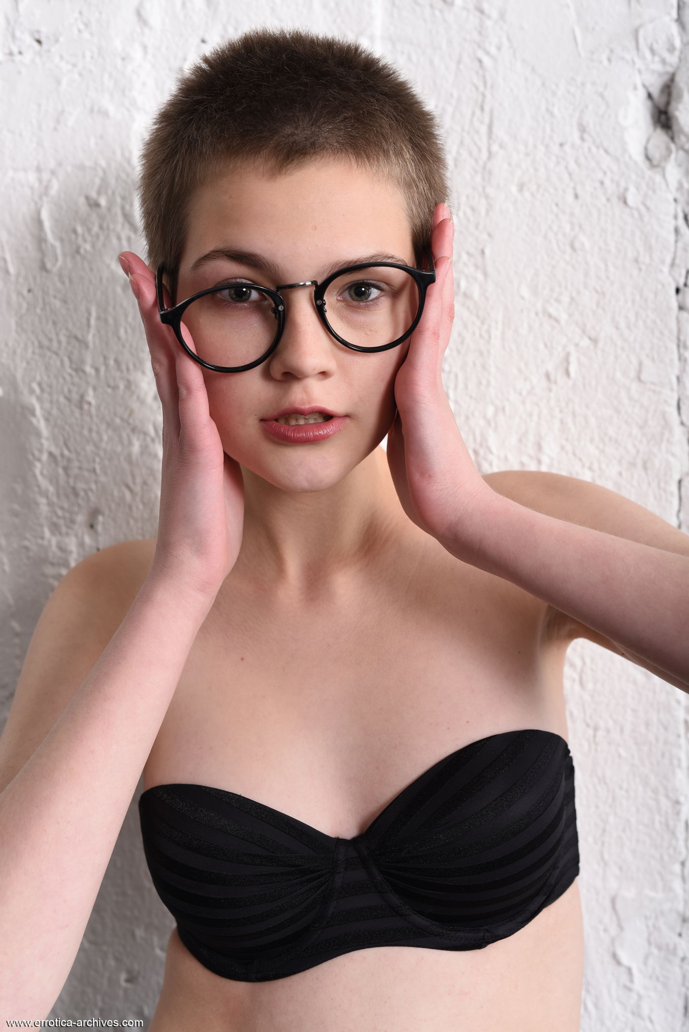 ShortHaired Teen Girl Jerricka - Photo 03