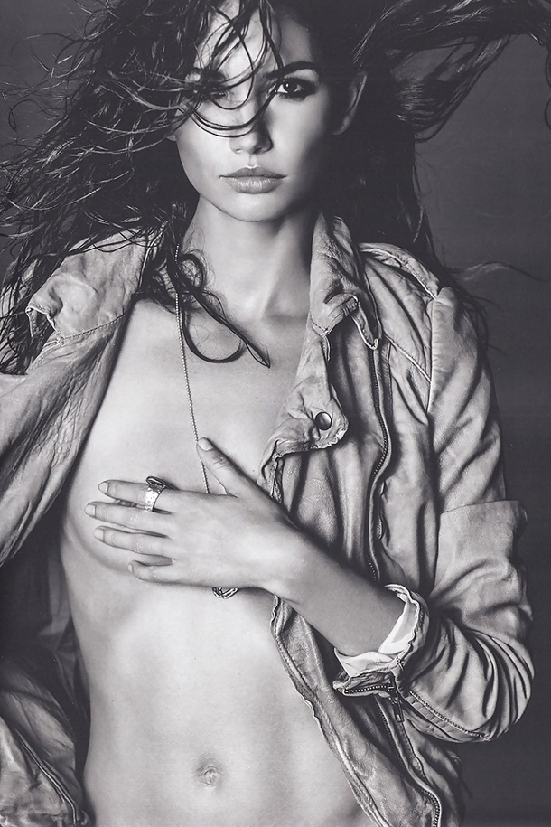 Angel Lily Aldridge Topless - Photo 07