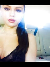 Hot Selena Gomez Pics