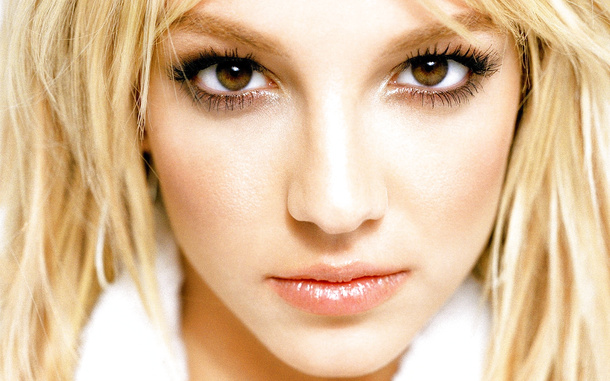 Scandalous Britney Spears pantyless - Photo 07