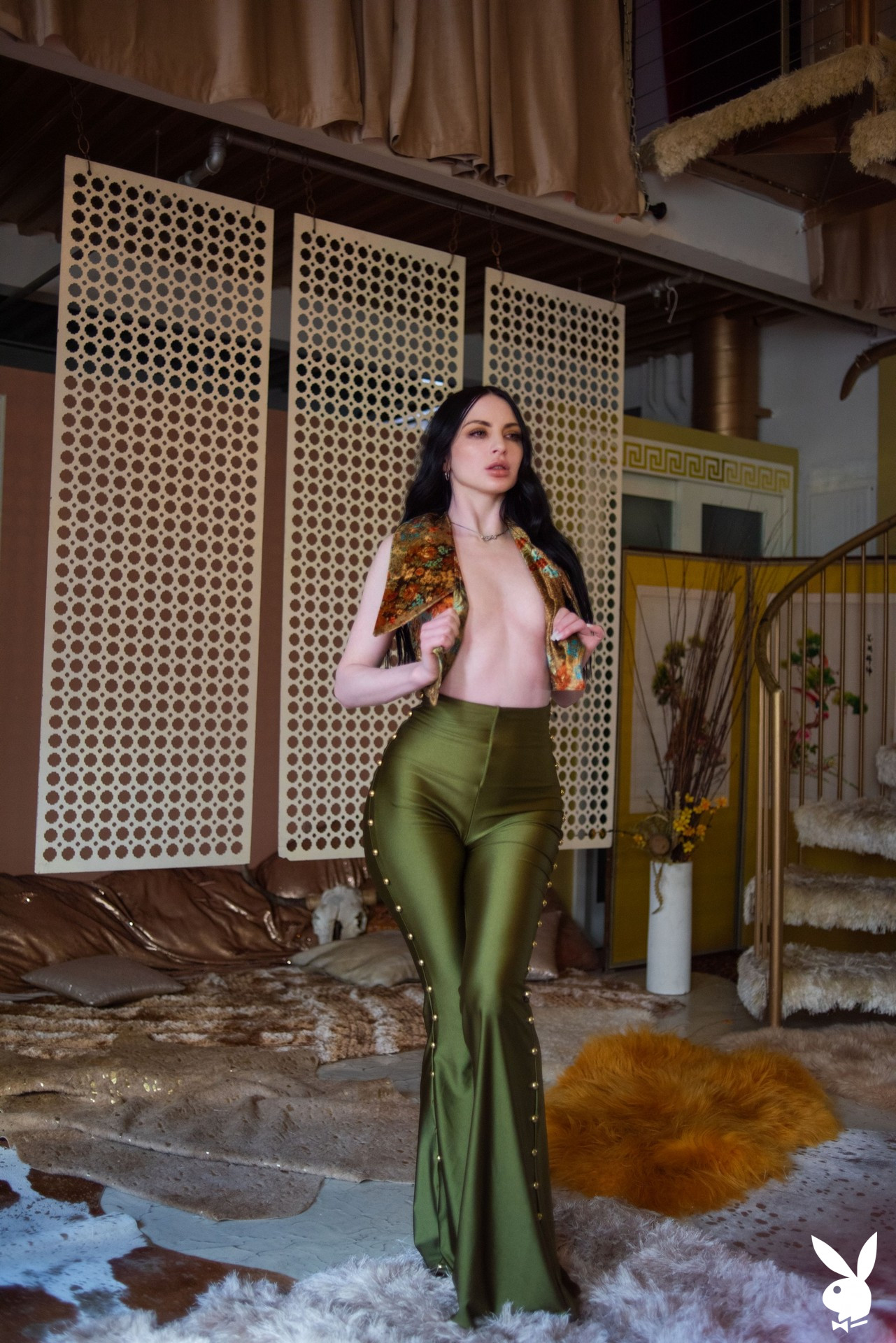 Carissa White In Vintage Dream - Photo 02