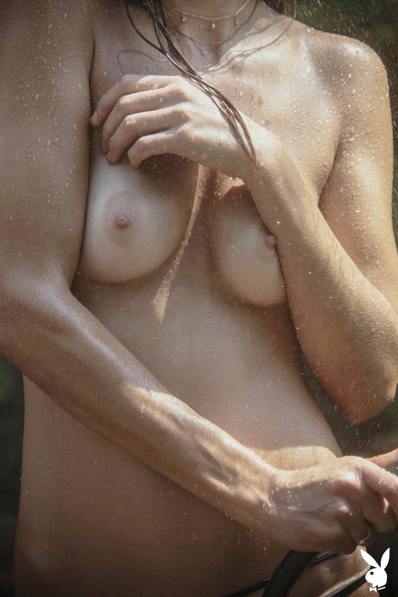Rebekah Underhill In Upstate And Away - Photo 09