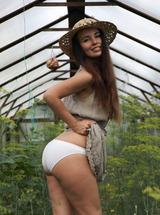 Nicole V In Naked In The Greenhouse