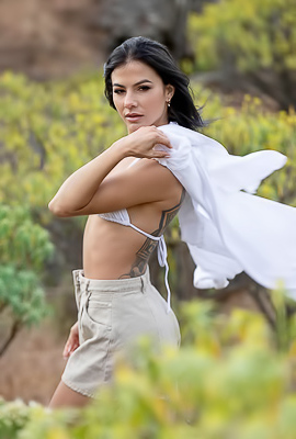 Estefania Pahe International Model Strips Naked Outdoors