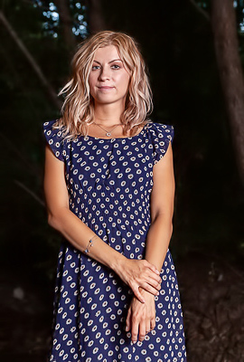 Claire Shelty Enjoys Pleasure Of Her Alfresco Orgasms