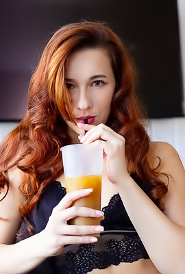 Oxi Bendini Icy Fingers Exploring The Fierce Heat Of Her Pussy