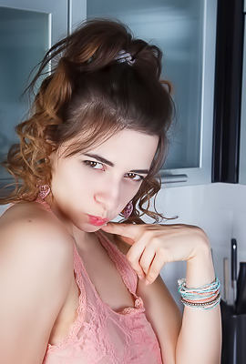 Elle Mira Gorgeous Big Boobs Hottie