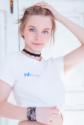 Siya Sexy Teen Angel With Nice Tits