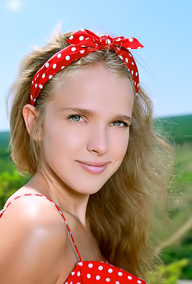 Xenia Elfin Beauty Is Soon Naked In The Sunshine