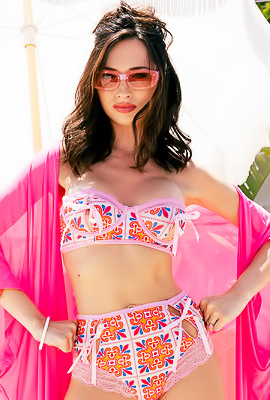 Brooke Tilli Nude Beauty Is The Bomb Diggity