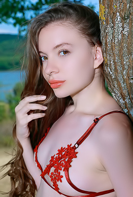 Dariana Caresses Her Lovely Breasts And Peachy Bottom