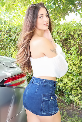 Sofie Lifts Her Top By The Car And Rubs Her Pussy In The Back Seat