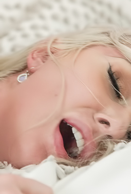 Dirty Delights With Sydney Paiges Throat Thrills